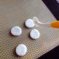 婴儿车翻糖蛋糕的做法图解9