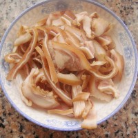 回锅猪耳的做法图解1