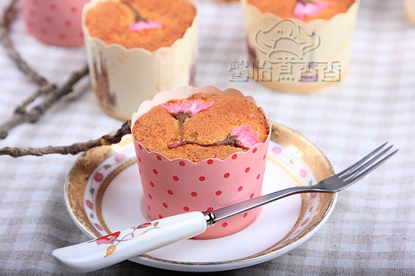 带着蛋糕去踏青----樱花杯子蛋糕的做法