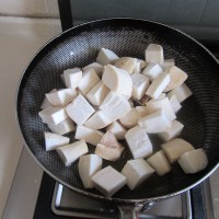 肉末酱爆杏鲍菇 的做法图解2