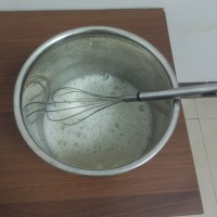 戚风蛋糕卷:手工打发蛋白(超详细过程图解)的做法图解2