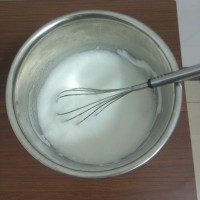 戚风蛋糕卷:手工打发蛋白(超详细过程图解)的做法图解6