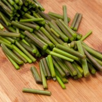 蕨菜炒腊肉的做法图解1