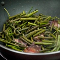 蕨菜炒腊肉的做法图解3