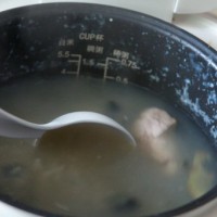 懒人版皮蛋瘦肉粥 的做法图解5