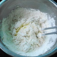意式菠菜培根披萨的做法图解1