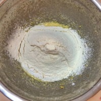 蛋糕甜甜圈的做法图解3