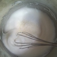 戚风蛋糕:手工打发蛋白(超多图详解)的做法图解7