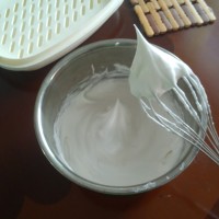 戚风蛋糕:手工打发蛋白(超多图详解)的做法图解15