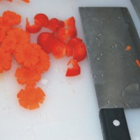 红枣蟹味菇鸡蛋伴苦瓜的做法图解5
