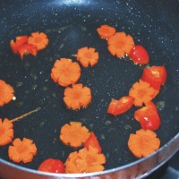 红枣蟹味菇鸡蛋伴苦瓜的做法图解9