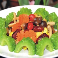 红枣蟹味菇鸡蛋伴苦瓜的做法图解11