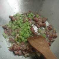 香肠西芹炒饭的做法图解6