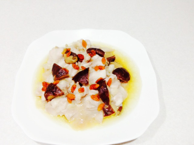 枸杞香菇蒸鸡腿的做法