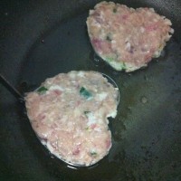 香煎鱼肉饼的做法图解3