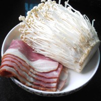 铁板培根金针菇卷的做法图解1