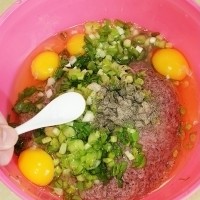 葱香蜢子虾鸡蛋饼---味道极鲜的袖珍虾的做法图解4