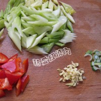 西芹腰果虾仁的做法图解4