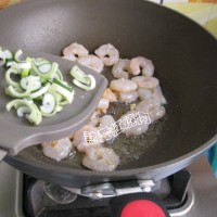 西芹腰果虾仁的做法图解11
