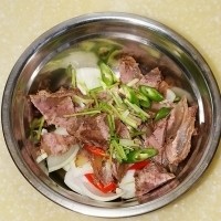 家常凉拌卤牛腱子肉的做法图解3