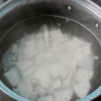 利湿消痒--芋头红枣汤的做法图解4