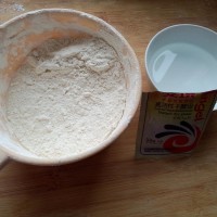 葱香花卷的做法图解1