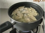 猪肉酸菜饺子的做法图解15