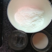 香菇猪肉小笼包的做法图解1