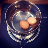 青酱鸡蛋沙拉羊角三明治的做法图解2