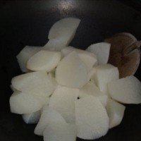 红烧萝卜的做法图解3