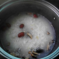 香菇滑鸡粥的做法图解5