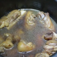 黄酒炖猪蹄的做法图解7
