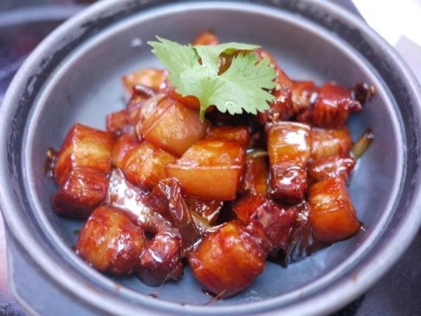焦糖啤酒红烧肉的做法