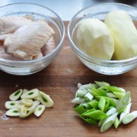 超级下饭——土豆鸡翅麻辣香锅的做法图解1