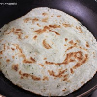 美味金枪鱼薄饼卷 的做法图解2