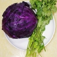 简单快手小菜------紫甘蓝拌豆腐皮的做法图解2