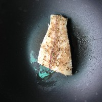 锡纸烤真鳕鱼配洋葱茄酱的做法图解2