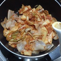 辣白菜豆腐汤的做法图解3
