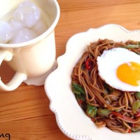蔬菜酱油炒面的做法图解7