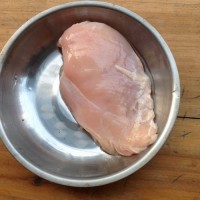 家常驻菜:木耳鸡肉的做法图解1
