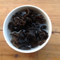 家常驻菜:木耳鸡肉的做法图解3