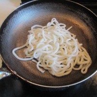 咖喱炒乌冬面的做法图解4