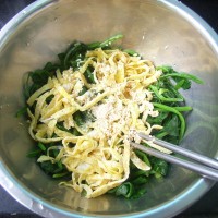 芝麻蛋皮拌菠菜的做法图解5