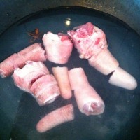 黄豆南乳猪尾煲的做法图解4