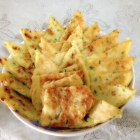 香蕉葱花鸡蛋饼的做法图解1