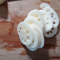 凉拌藕片的做法图解1