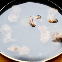 一刻钟做出一锅靓汤——简易版鸭血粉丝汤的做法图解4