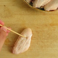 蒜香烤翅的做法图解1