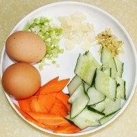 快手家常美味----木耳炒鸡蛋的做法图解2
