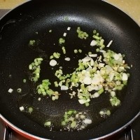 快手家常美味----木耳炒鸡蛋的做法图解5